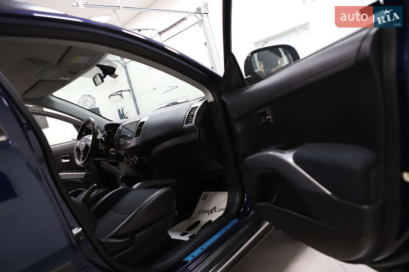 Позашляховик / Кросовер Mitsubishi Outlander 2012 в Дрогобичі
