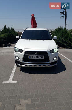Позашляховик / Кросовер Mitsubishi Outlander 2010 в Одесі