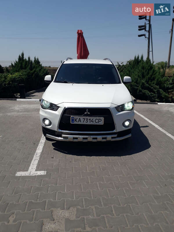 Mitsubishi Outlander 2010
