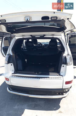 Внедорожник / Кроссовер Mitsubishi Outlander 2010 в 