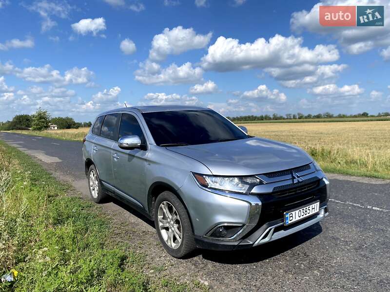 Позашляховик / Кросовер Mitsubishi Outlander 2013 в Полтаві фото 10 Позашляховик / Кросовер Mitsubishi Outlander 2013 в Полтаві