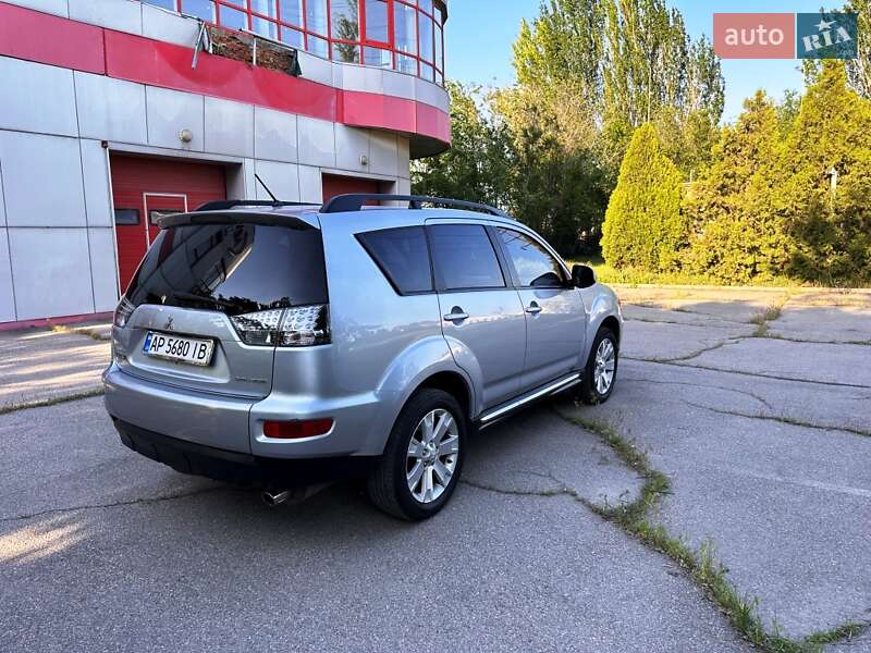 Внедорожник / Кроссовер Mitsubishi Outlander 2013 в Запорожье