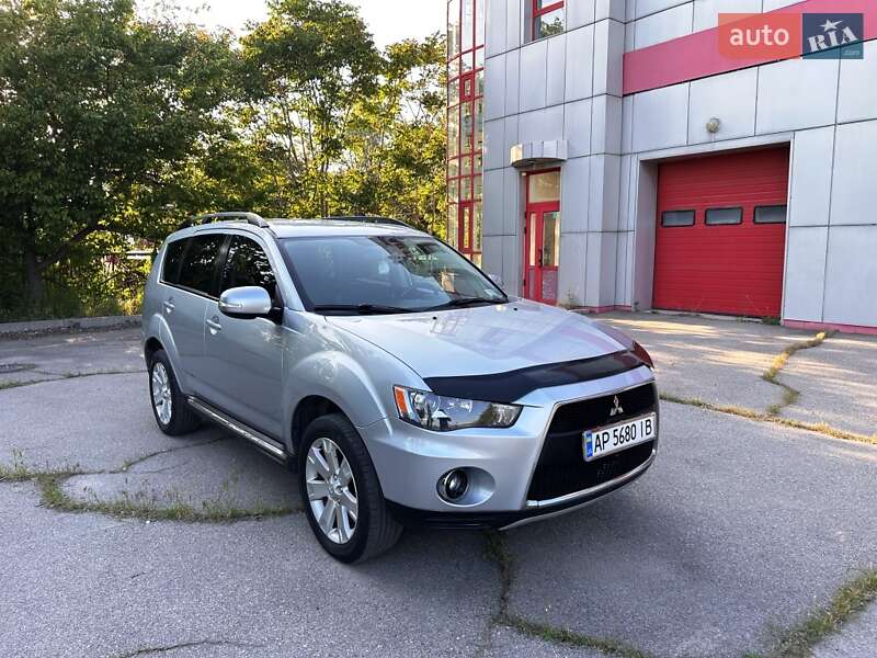 Внедорожник / Кроссовер Mitsubishi Outlander 2013 в Запорожье