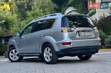 Внедорожник / Кроссовер Mitsubishi Outlander 2009 в 