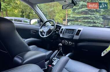 Внедорожник / Кроссовер Mitsubishi Outlander 2009 в 