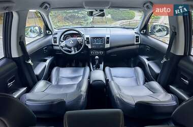 Внедорожник / Кроссовер Mitsubishi Outlander 2009 в 