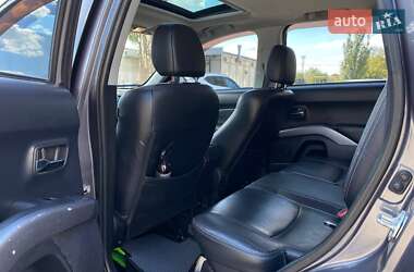 Внедорожник / Кроссовер Mitsubishi Outlander 2009 в 