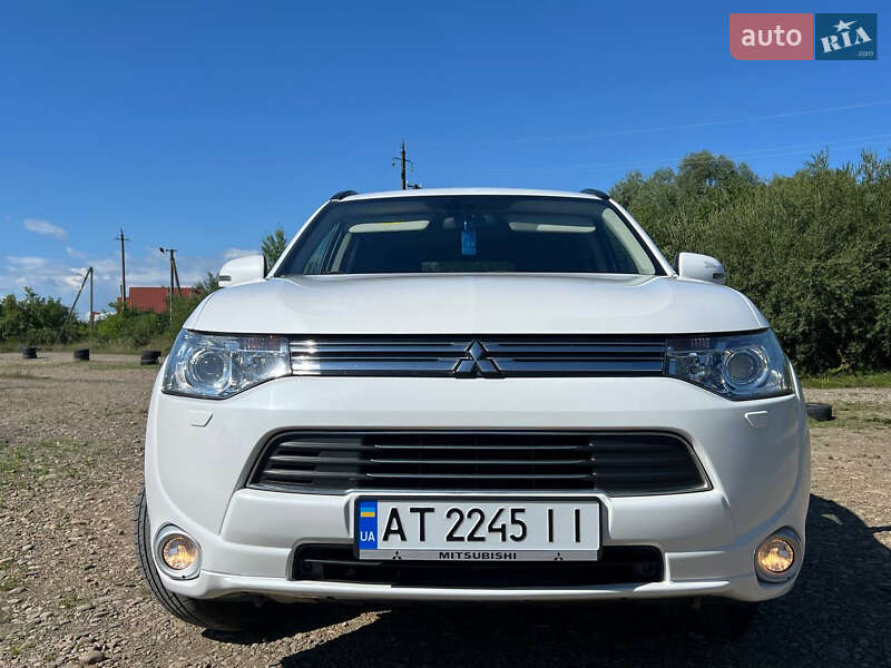 Позашляховик / Кросовер Mitsubishi Outlander 2014 в Івано-Франківську