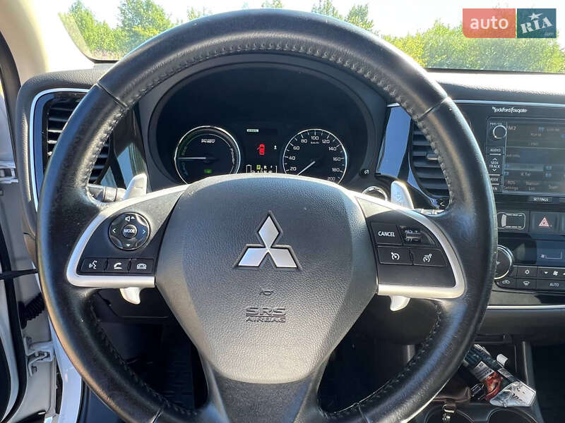 Позашляховик / Кросовер Mitsubishi Outlander 2014 в Івано-Франківську