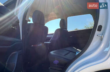 Внедорожник / Кроссовер Mitsubishi Outlander 2014 в 