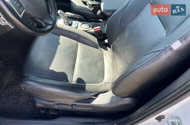Внедорожник / Кроссовер Mitsubishi Outlander 2014 в 