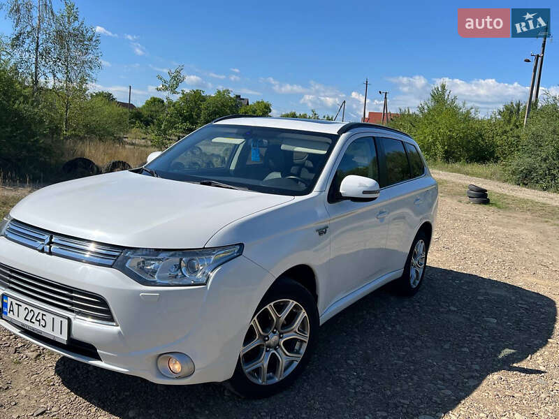 Позашляховик / Кросовер Mitsubishi Outlander 2014 в Івано-Франківську