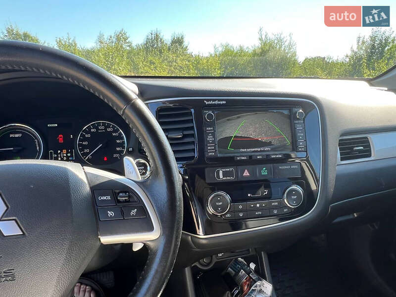 Позашляховик / Кросовер Mitsubishi Outlander 2014 в Івано-Франківську