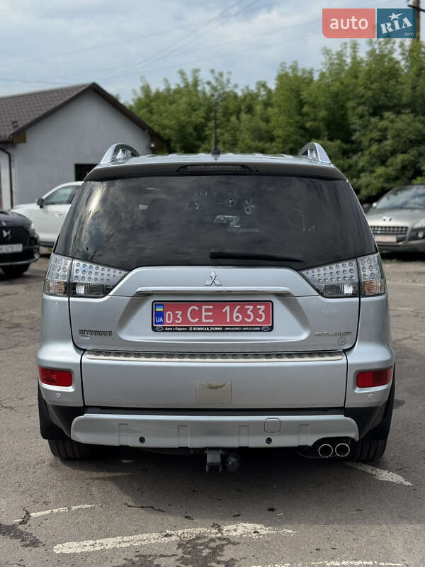 Внедорожник / Кроссовер Mitsubishi Outlander 2010 в Дубно