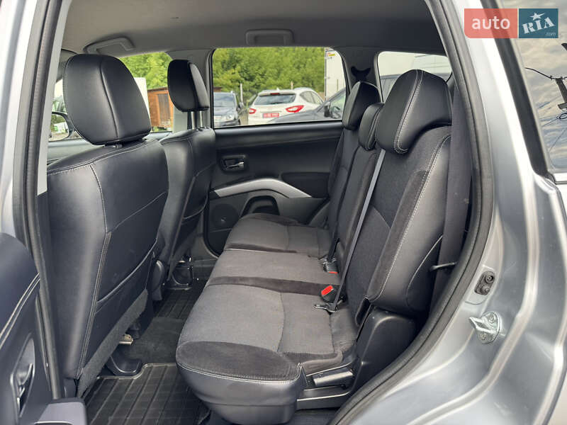 Внедорожник / Кроссовер Mitsubishi Outlander 2010 в Дубно