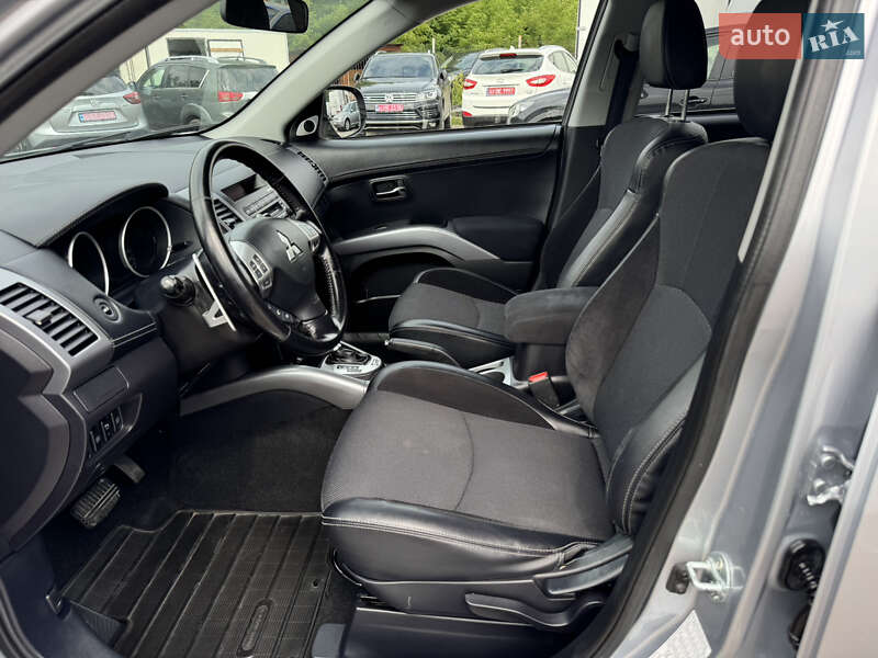 Внедорожник / Кроссовер Mitsubishi Outlander 2010 в Дубно