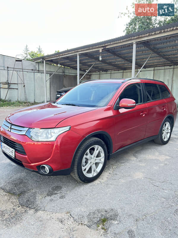 Позашляховик / Кросовер Mitsubishi Outlander 2014 в Житомирі