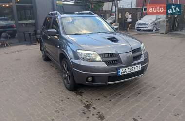 Внедорожник / Кроссовер Mitsubishi Outlander 2005 в  фото 7 Внедорожник / Кроссовер Mitsubishi Outlander 2005 в