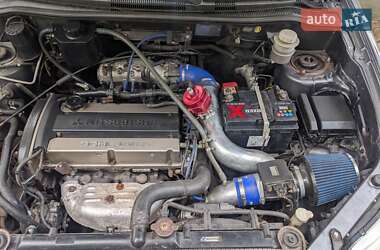 Внедорожник / Кроссовер Mitsubishi Outlander 2005 в  фото 19 Внедорожник / Кроссовер Mitsubishi Outlander 2005 в