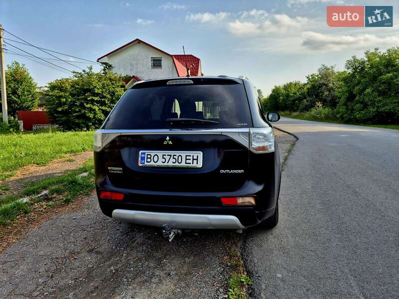 Внедорожник / Кроссовер Mitsubishi Outlander 2014 в Тернополе