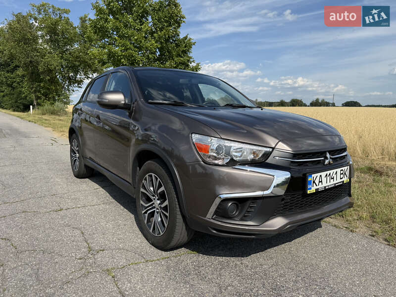 Внедорожник / Кроссовер Mitsubishi Outlander 2018 в Киеве