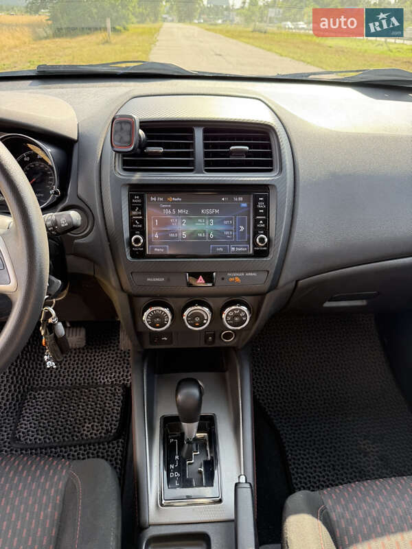 Внедорожник / Кроссовер Mitsubishi Outlander 2018 в Киеве