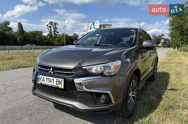 Внедорожник / Кроссовер Mitsubishi Outlander 2018 в 