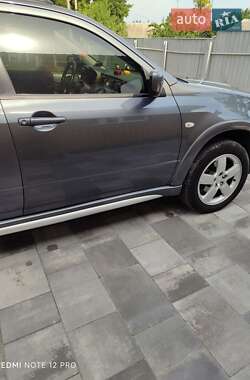 Внедорожник / Кроссовер Mitsubishi Outlander 2007 в 