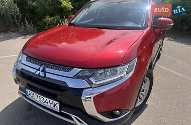 Внедорожник / Кроссовер Mitsubishi Outlander 2018 в Киеве