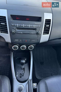 Внедорожник / Кроссовер Mitsubishi Outlander 2007 в 