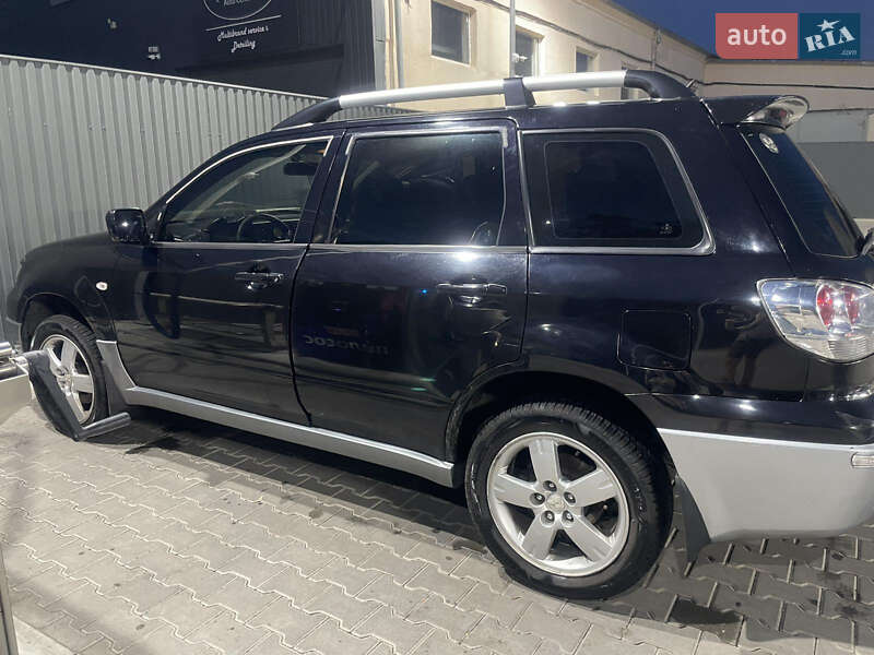 Позашляховик / Кросовер Mitsubishi Outlander 2004 в Одесі