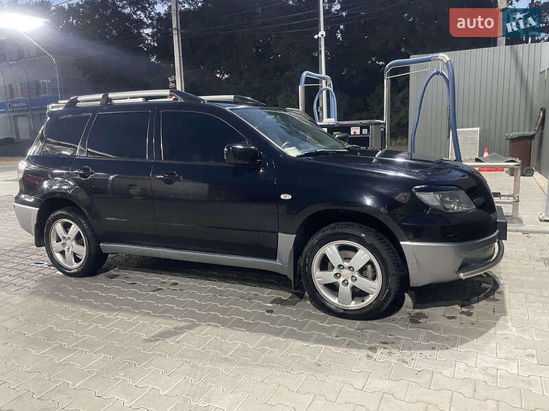 Позашляховик / Кросовер Mitsubishi Outlander 2004 в Одесі