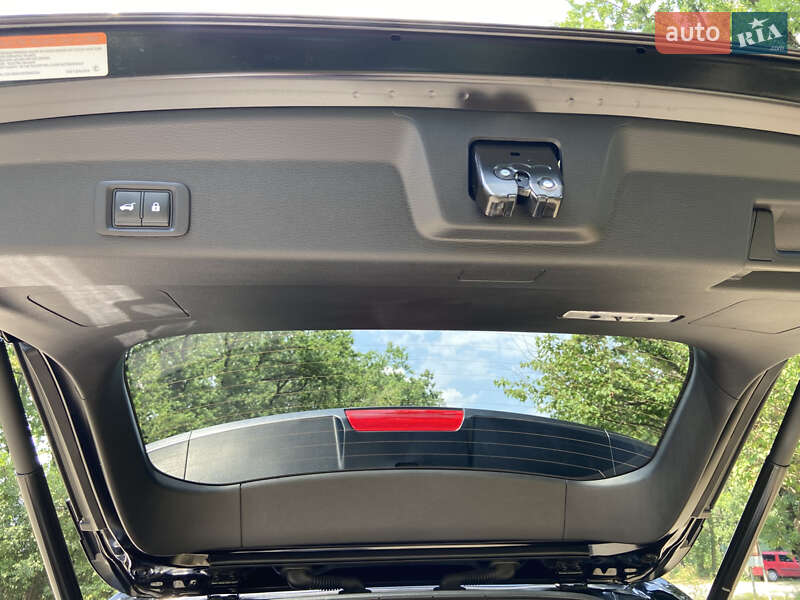 Позашляховик / Кросовер Mitsubishi Outlander 2022 в Умані