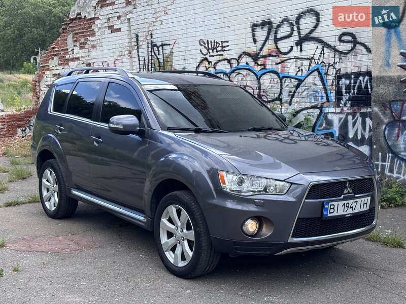 Внедорожник / Кроссовер Mitsubishi Outlander 2011 в Полтаве