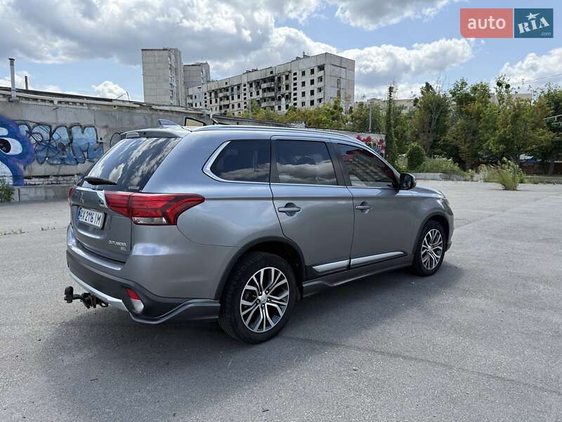 Внедорожник / Кроссовер Mitsubishi Outlander 2017 в Харькове