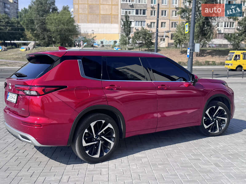 Позашляховик / Кросовер Mitsubishi Outlander 2022 в Івано-Франківську
