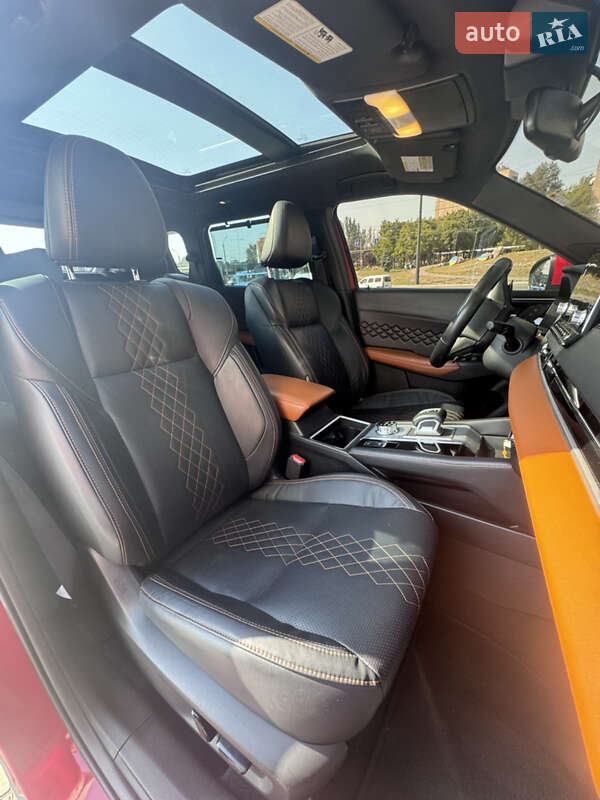 Позашляховик / Кросовер Mitsubishi Outlander 2022 в Івано-Франківську