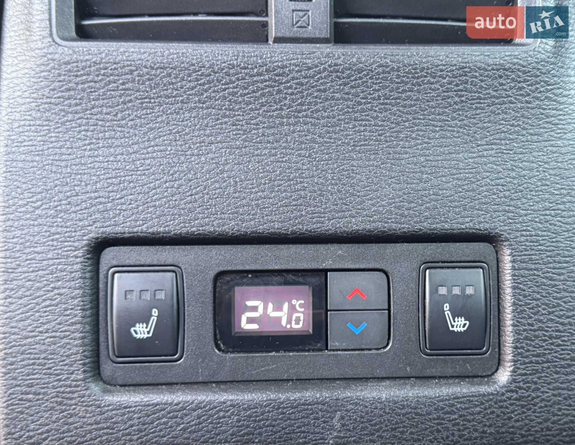 2022 Mitsubishi Outlander - мініатюра 31