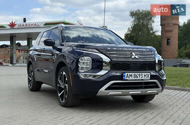 Позашляховик / Кросовер Mitsubishi Outlander 2022 в Києві