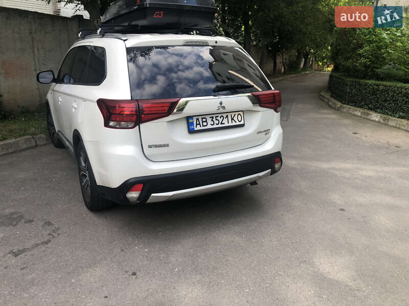 Внедорожник / Кроссовер Mitsubishi Outlander 2015 в Виннице
