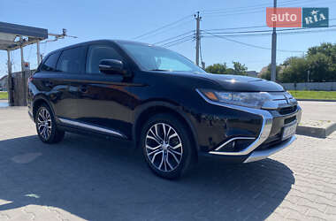 Внедорожник / Кроссовер Mitsubishi Outlander 2018 в Киеве