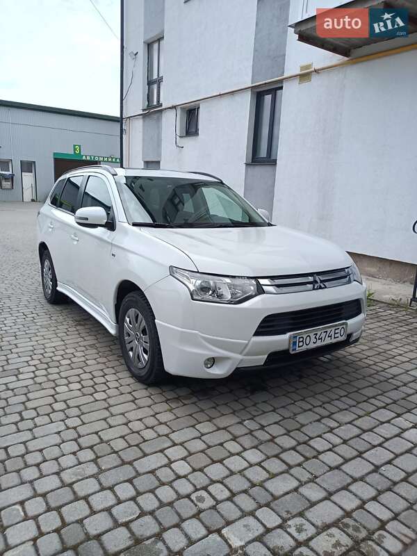 Позашляховик / Кросовер Mitsubishi Outlander 2014 в Чорткові фото 5 Позашляховик / Кросовер Mitsubishi Outlander 2014 в Чорткові