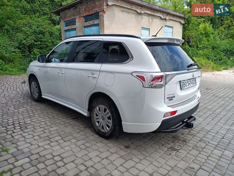 Позашляховик / Кросовер Mitsubishi Outlander 2014 в Чорткові фото 9 Позашляховик / Кросовер Mitsubishi Outlander 2014 в Чорткові