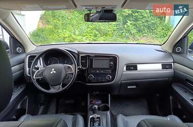 Позашляховик / Кросовер Mitsubishi Outlander 2014 в Чорткові