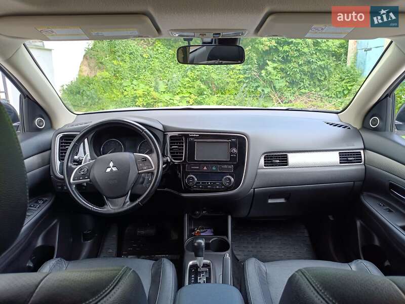 Позашляховик / Кросовер Mitsubishi Outlander 2014 в Чорткові фото 13 Позашляховик / Кросовер Mitsubishi Outlander 2014 в Чорткові