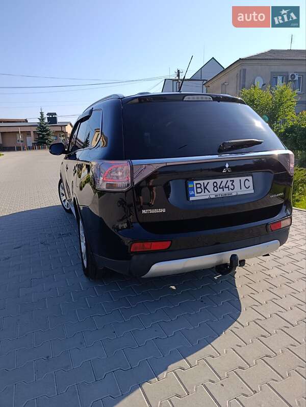Позашляховик / Кросовер Mitsubishi Outlander 2014 в Рокитному фото Позашляховик / Кросовер Mitsubishi Outlander 2014 в Рокитному
