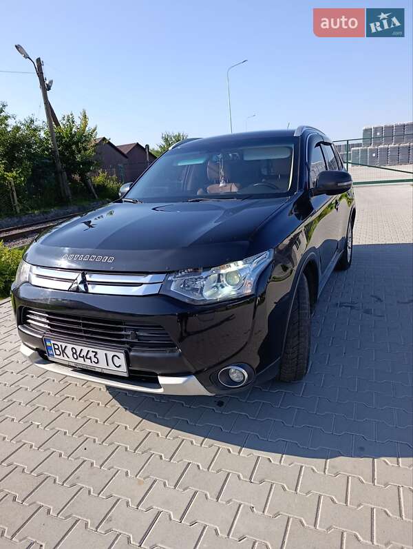 Позашляховик / Кросовер Mitsubishi Outlander 2014 в Рокитному фото 9 Позашляховик / Кросовер Mitsubishi Outlander 2014 в Рокитному