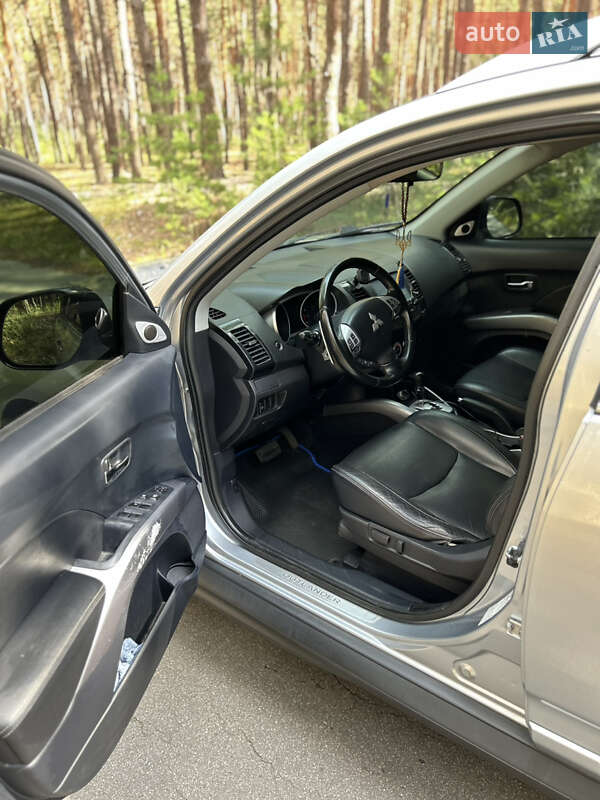 Внедорожник / Кроссовер Mitsubishi Outlander 2009 в Ахтырке