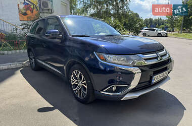 Позашляховик / Кросовер Mitsubishi Outlander 2017 в Києві