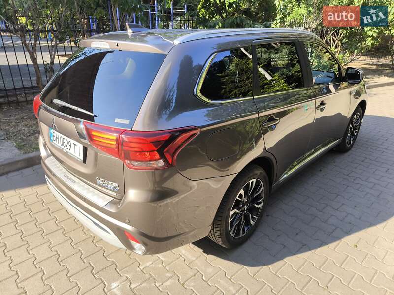 Внедорожник / Кроссовер Mitsubishi Outlander 2018 в Одессе фото 9 Внедорожник / Кроссовер Mitsubishi Outlander 2018 в Одессе